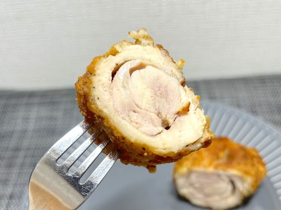 かじった瞬間に口の中に広がる“肉”の存在感