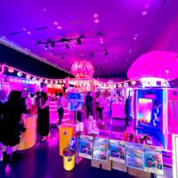 カオスに染まった「脳汁横丁」室内会場