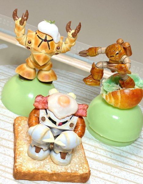 「ジオン水泳部」がスイーツ＆パンに変身？食欲そそる塗装作品に注目