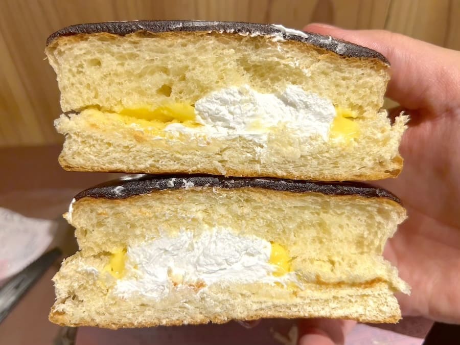 外側がカスタード、内側がホイップクリーム