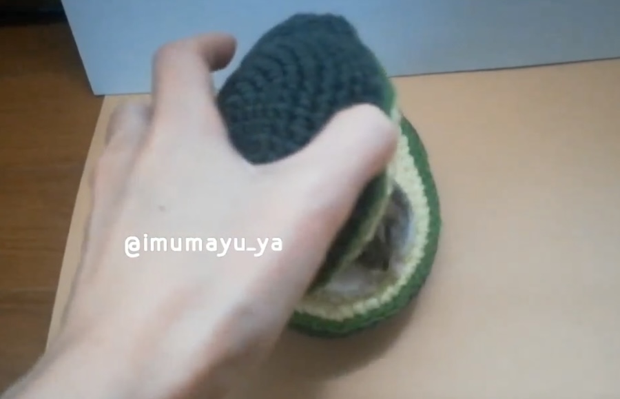 アボカドを開けると
