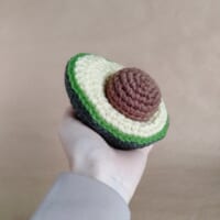 アボカドの編みぐるみ