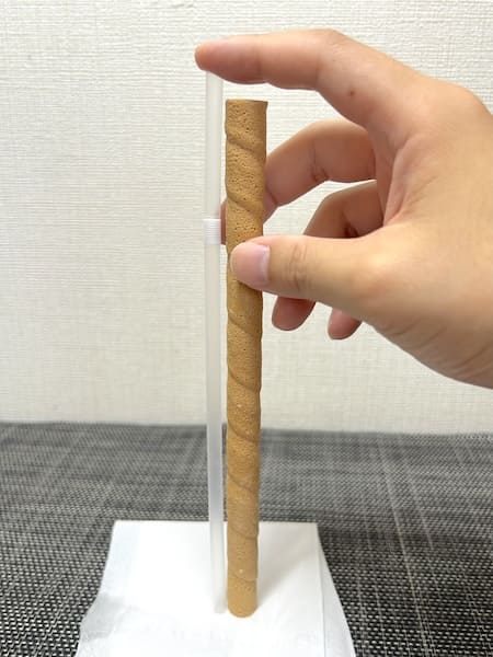 普通のストローよりは少し短い