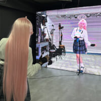 ゲーム「ブルーアーカイブ」のキャラクターたちの頭上に輝く“天使の輪”「ヘイロー」をAIとARの技術で自分の頭上に表示できる「ヘイローリンクシステム」