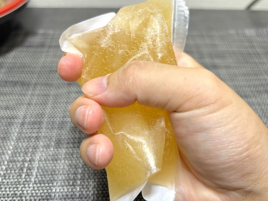 出汁つゆ氷が溶けてきた