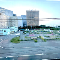 京急川崎駅から徒歩4分ほど、多摩川の河川敷に面した場所にある「Kawasaki Spark（カワサキ・スパーク）」