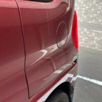 実際の給油口も車両左側