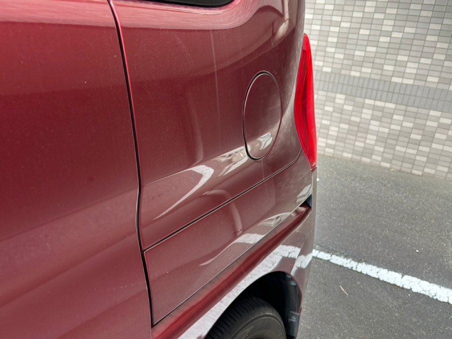 実際の給油口も車両左側