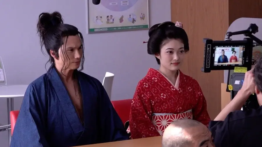 市原隼人と井上咲楽、まさかの銅像役に挑戦 「ほけんの窓口」新CM公開