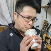 ドリンクカップで演奏