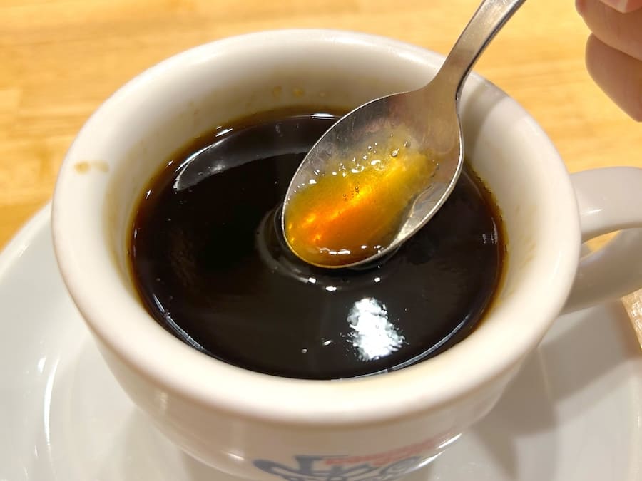 コーヒーをすくってみる