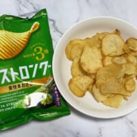 湖池屋「ストロング 爽快本わさび」実食 刺激と旨みの絶妙ハーモニー