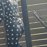 それ水着やないんよ……孫と水遊びをするお婆さんの斬新すぎるチョイス
