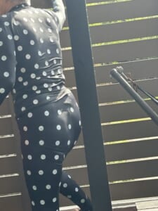 それ水着やないんよ……孫と水遊びをするお婆さんの斬新すぎるチョイス