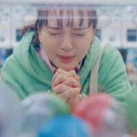 マクドナルド「セット500」新CM「カプセルトイ」篇