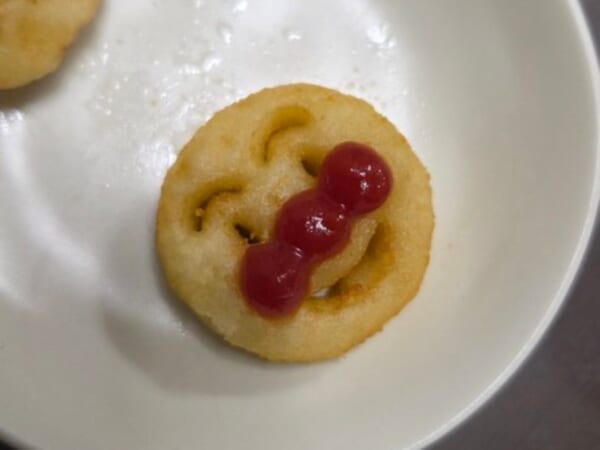 アンパンマンポテトの「正解」？鼻と頬にケチャップで子どもに大ウケ