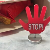食べすぎ防止に「ストップハンド」