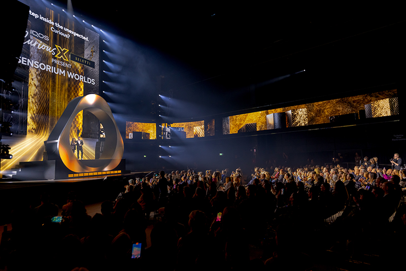 200人の報道陣を前に行われた「IQOS Curious X Sensorium Worlds」プレス向けカンファレンス