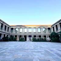 バロック建築の最も古い例として知られる「旧大司教座神学校」を改修。歴史と最先端の空気が交差する