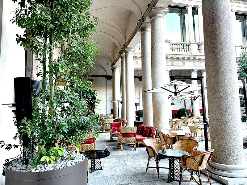 バロック建築の最も古い例として知られる「旧大司教座神学校」を改修。歴史と最先端の空気が交差する