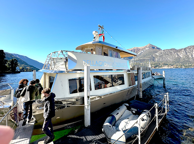 特別チャーターのクルーズ船で湖上の「IQOSパーティー」