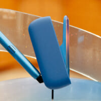 「宇宙の神秘」モチーフの「IQOS ILUMA i ギャラクシーブルー モデル」