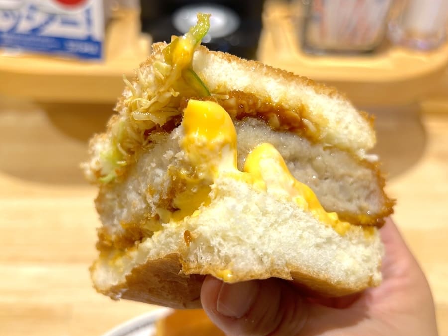 メンチの肉感がジューシー