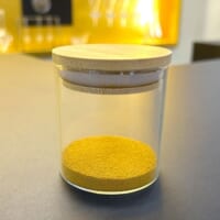 クリームに練り込む前のカプセル