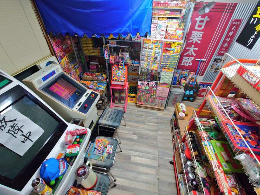 駄菓子屋風の部屋