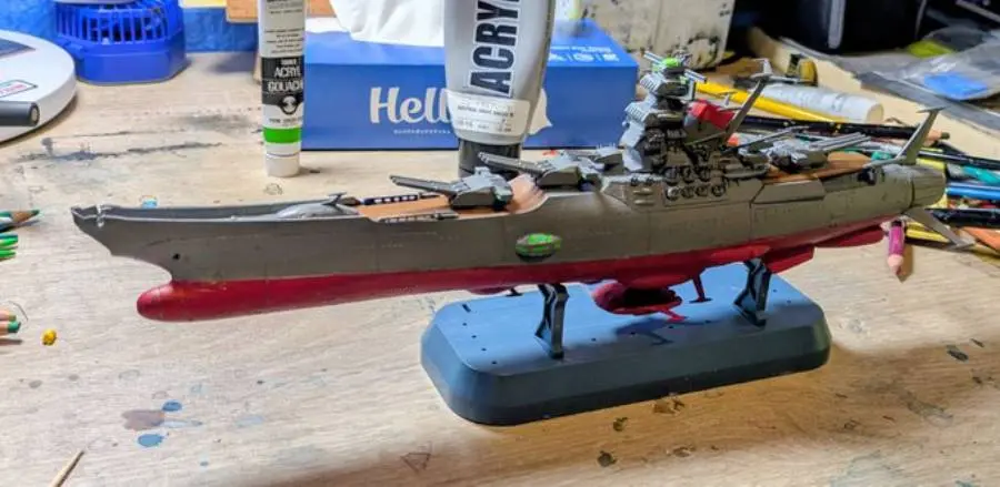 プラモデルの箱を突き破って抜錨！迫力たっぷりの「宇宙戦艦ヤマト