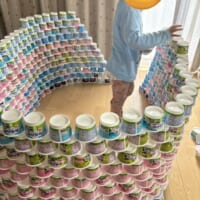 ヨーグルトカップを使った遊びが恒例