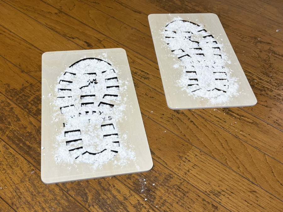 そっと板を持ち上げると……