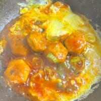 卵が固まるまで少し待つ