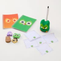 Duolingoおなじみのキャラクターたちがデザインされたグッズ