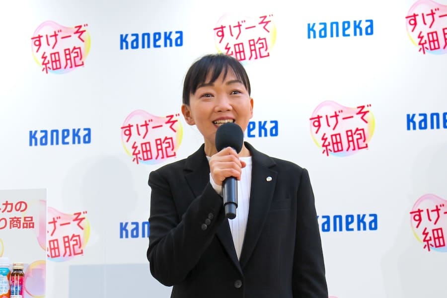 岡野綾子氏