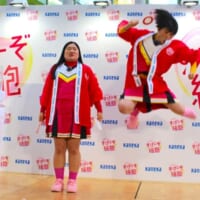 大ジャンプをするまひるさん