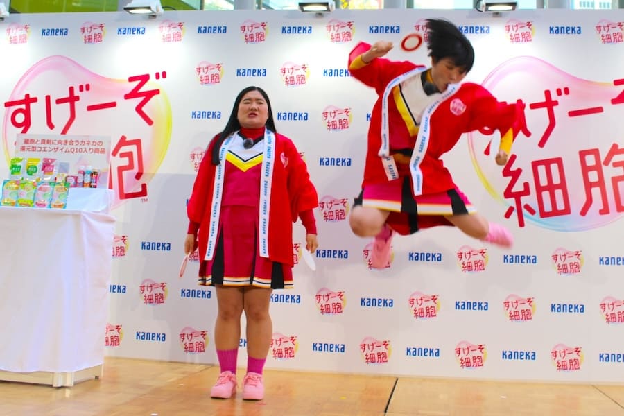 大ジャンプをするまひるさん