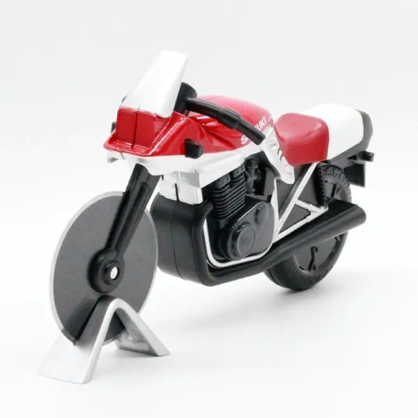 SUZUKI「KATANA」型ピザカッターに1000個限定の新色レッド登場 通販