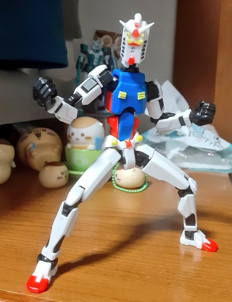 コレジャナイガンダム