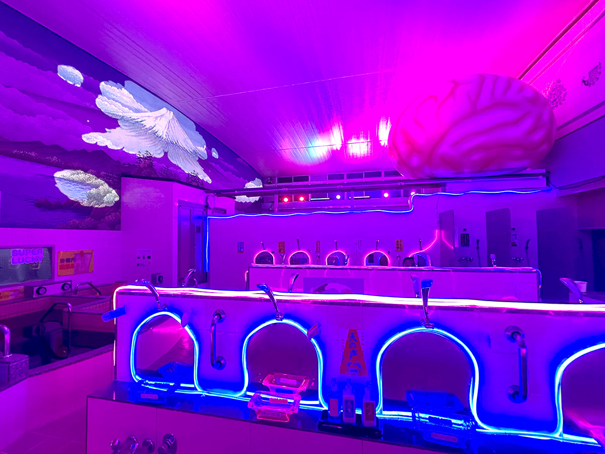 違和感満載のサイケな銭湯でほっこり入浴　蒲田で開催「脳汁銭湯」体験レポート