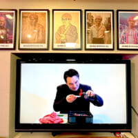 違和感たっぷりのCMが流れ続ける待合室のテレビに