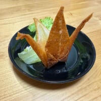 春巻きの皮で折り鶴制作 そのまま揚げる大胆アレンジにびっくり