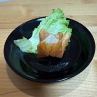 皮自体にほんのり塩味がついているそうです