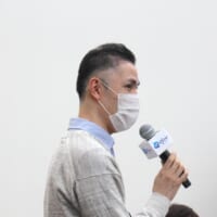 各チームのブラインドコミュニケーターがまとめを発表