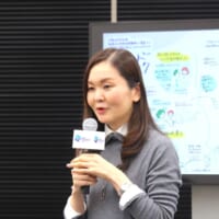 ソーシャルワーカーが専門家の立場からコメント