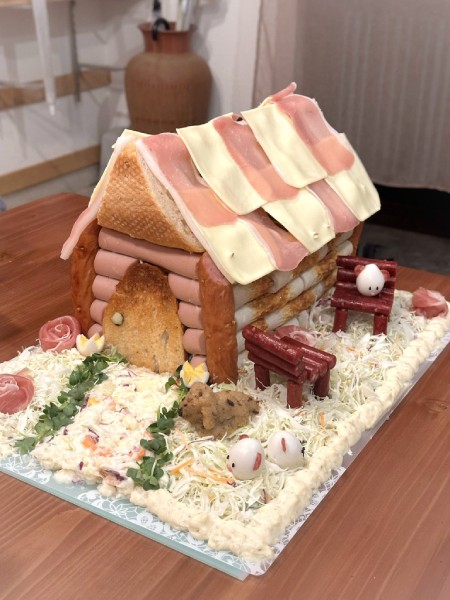 お菓子の家……ならぬ「つまみの家」誕生　お酒が進むオトナの創作料理