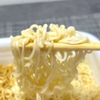 「すっぱゆず味」を食べる