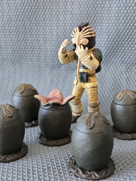 劇中のあのトラウマ級の惨劇を卓上で再現できてしまう