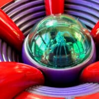 コックピット部分には鉄仮面も