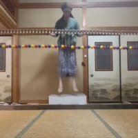 軽やかにジャンプして70個の玉を操るリューセーさん